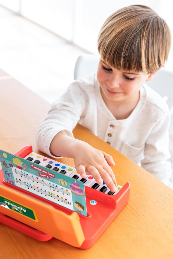 YO APRENDO A TOCAR EL PIANO